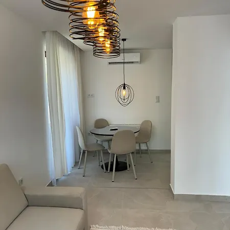 Apartment Bare