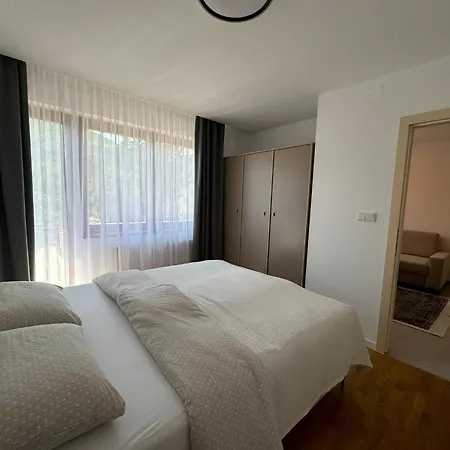 Bare Apartment *